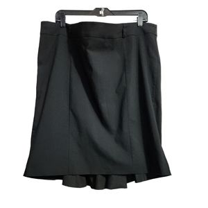 Torrid black mini stretchy skirt ruffle on back hem size 22